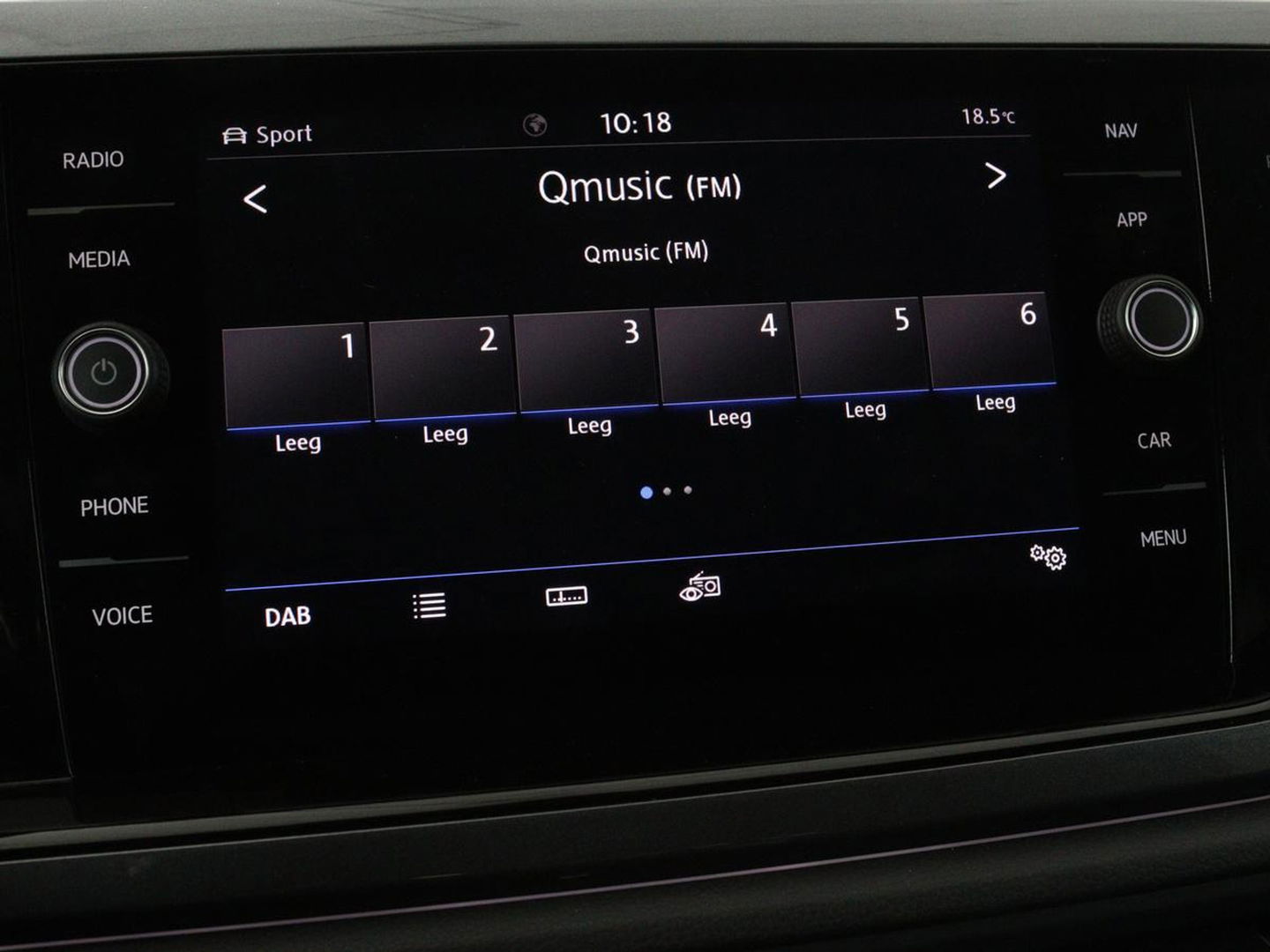Volkswagen Polo 1.0 TSI R Line | Panoramadak | Stoelverwarming | Adaptive cruise | Climate control | Park Assist | Carplay | Navigatie