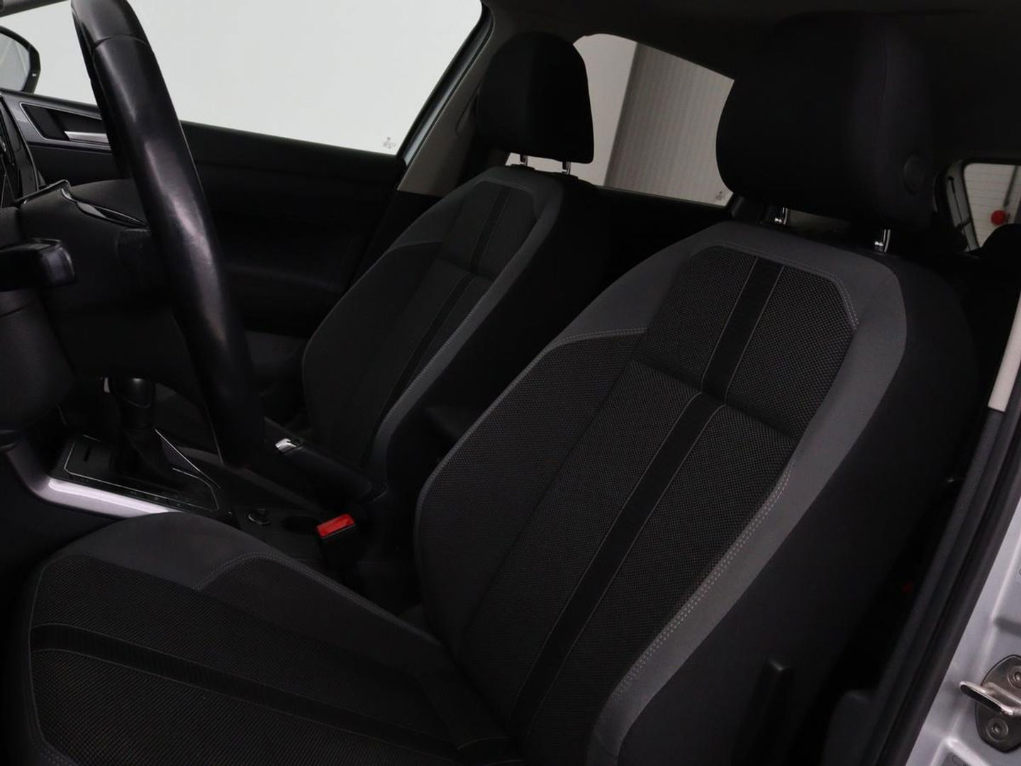 Volkswagen Polo 1.0 TSI R Line | Panoramadak | Stoelverwarming | Adaptive cruise | Climate control | Park Assist | Carplay | Navigatie