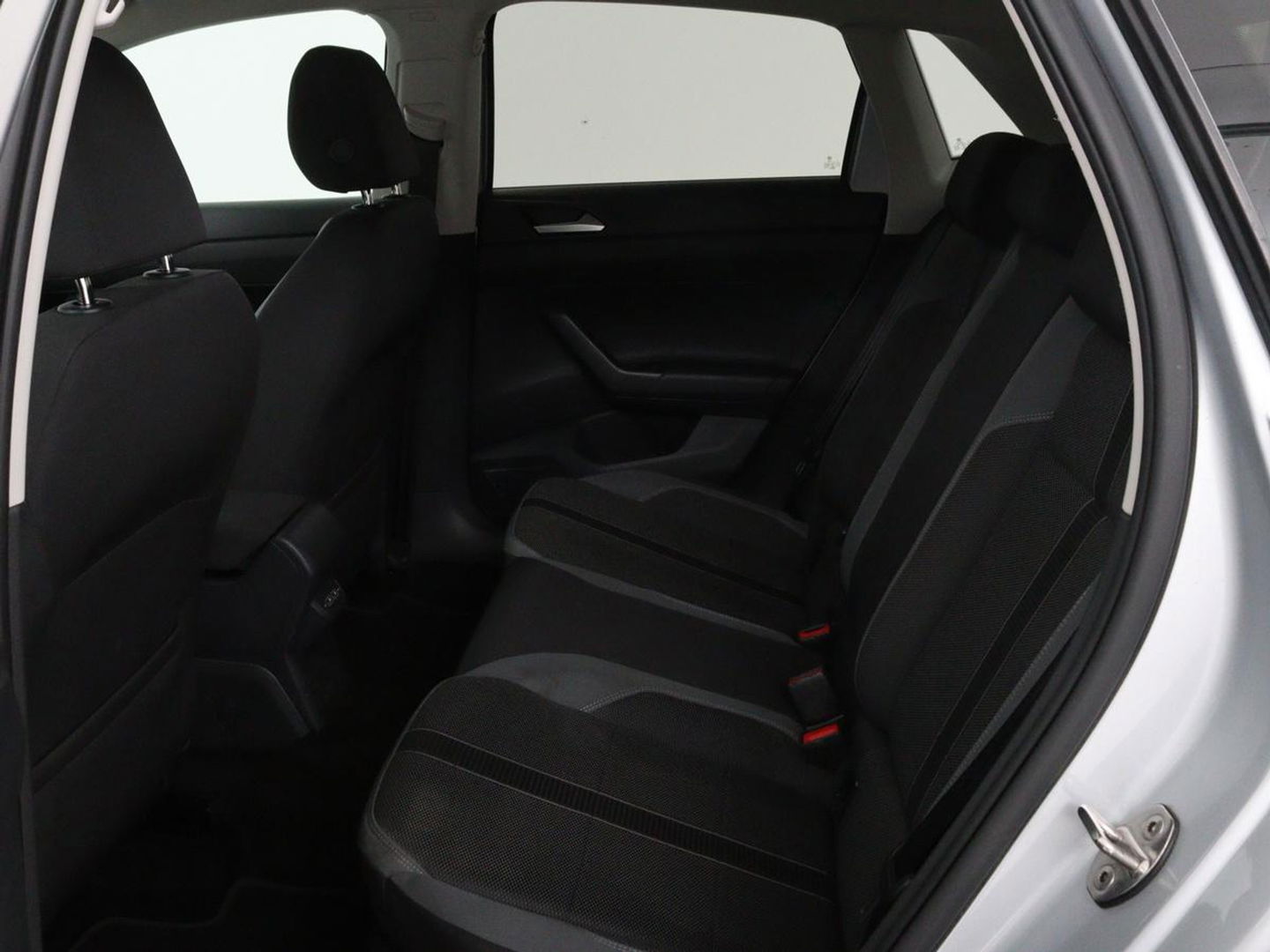 Volkswagen Polo 1.0 TSI R Line | Panoramadak | Stoelverwarming | Adaptive cruise | Climate control | Park Assist | Carplay | Navigatie