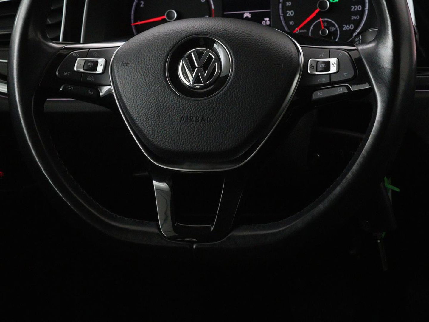 Volkswagen Polo 1.0 TSI R Line | Panoramadak | Stoelverwarming | Adaptive cruise | Climate control | Park Assist | Carplay | Navigatie