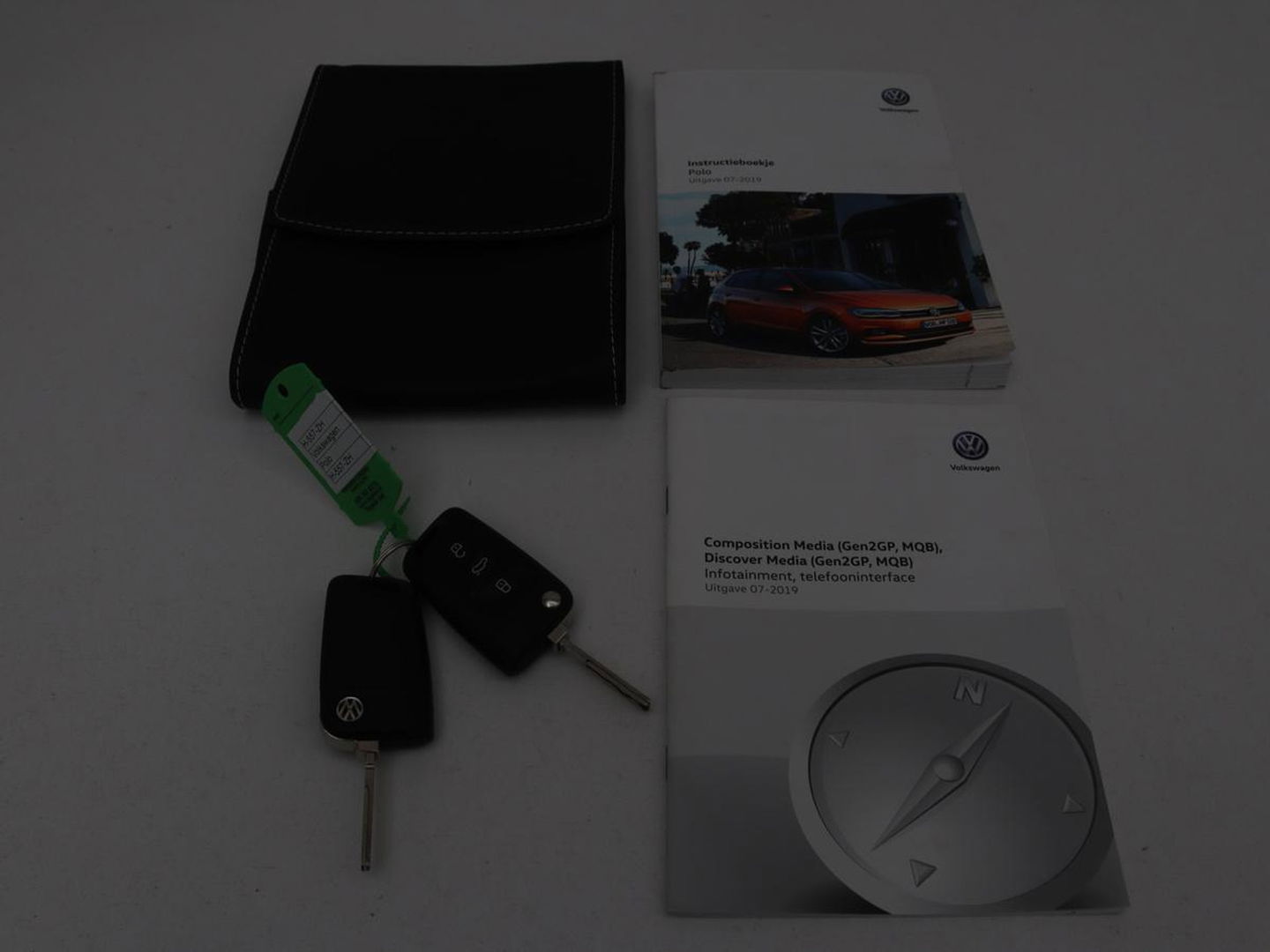 Volkswagen Polo 1.0 TSI R Line | Panoramadak | Stoelverwarming | Adaptive cruise | Climate control | Park Assist | Carplay | Navigatie