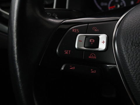 Volkswagen Polo 1.0 TSI R Line | Panoramadak | Stoelverwarming | Adaptive cruise | Climate control | Park Assist | Carplay | Navigatie