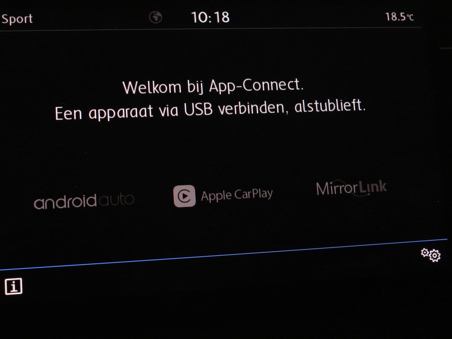 Volkswagen Polo 1.0 TSI R Line | Panoramadak | Stoelverwarming | Adaptive cruise | Climate control | Park Assist | Carplay | Navigatie