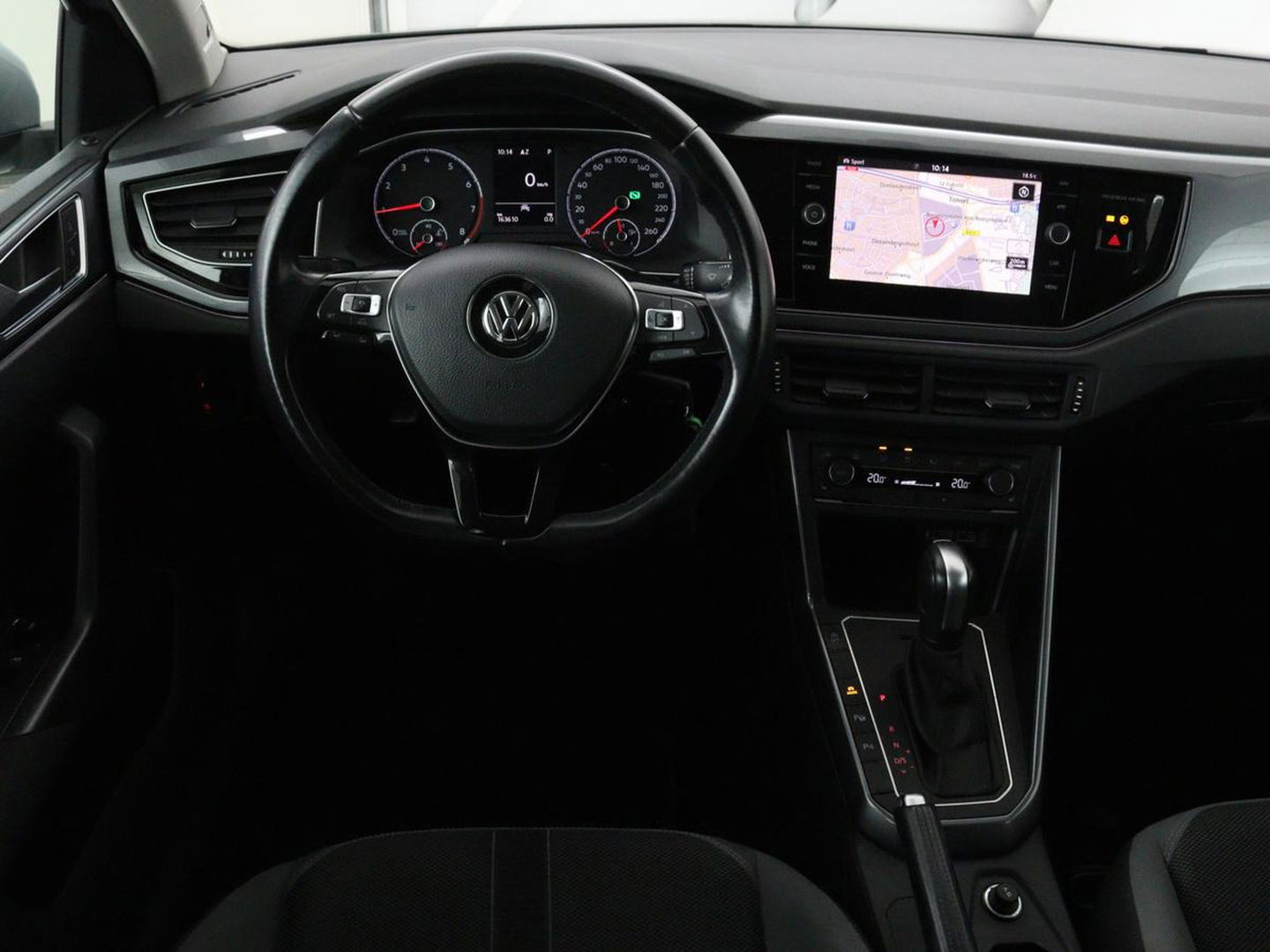 Volkswagen Polo 1.0 TSI R Line | Panoramadak | Stoelverwarming | Adaptive cruise | Climate control | Park Assist | Carplay | Navigatie