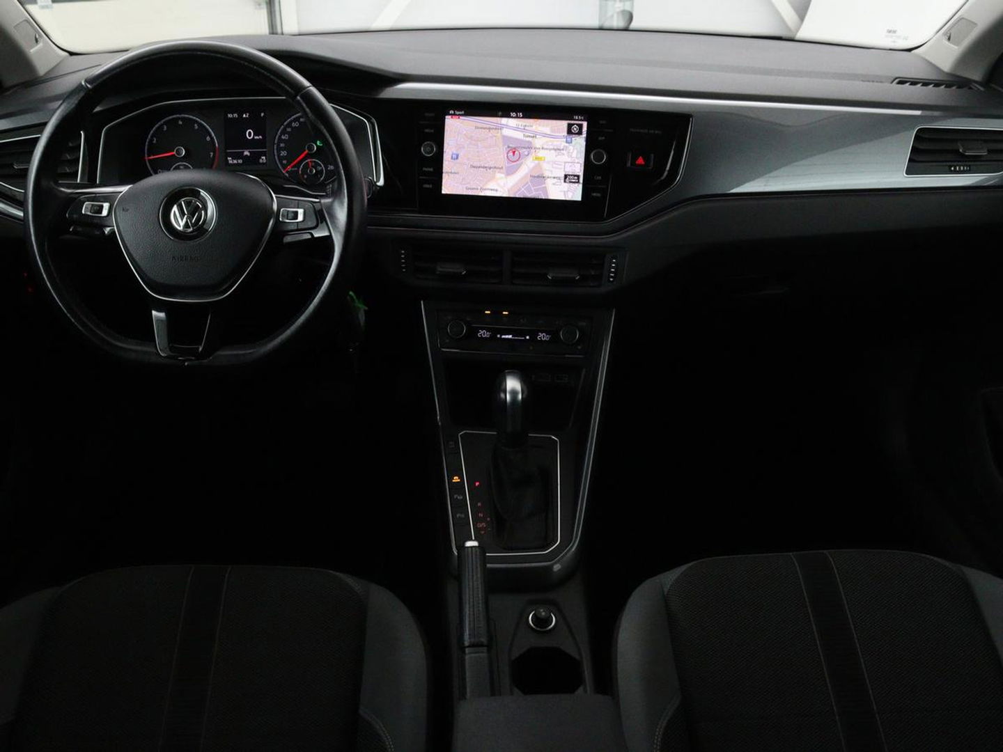 Volkswagen Polo 1.0 TSI R Line | Panoramadak | Stoelverwarming | Adaptive cruise | Climate control | Park Assist | Carplay | Navigatie