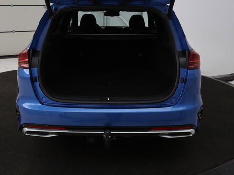 Kia Ceed 1.5 T-GDi GT-Line | Panoramadak | Stoel & stuurverwarming | Adaptive cruise | Trekhaak | Leder/Alcantara | Carplay | Camera | Digital Cockpit | Full LED