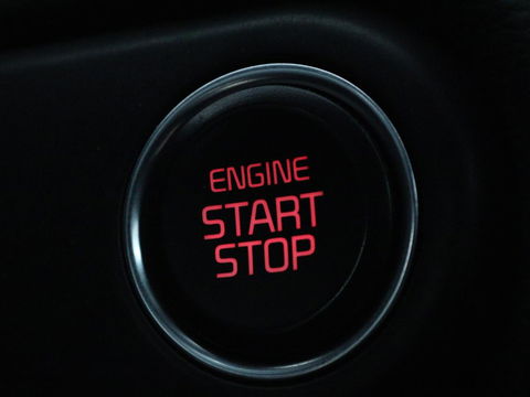 Kia Ceed 1.5 T-GDi GT-Line | Panoramadak | Stoel & stuurverwarming | Adaptive cruise | Trekhaak | Leder/Alcantara | Carplay | Camera | Digital Cockpit | Full LED