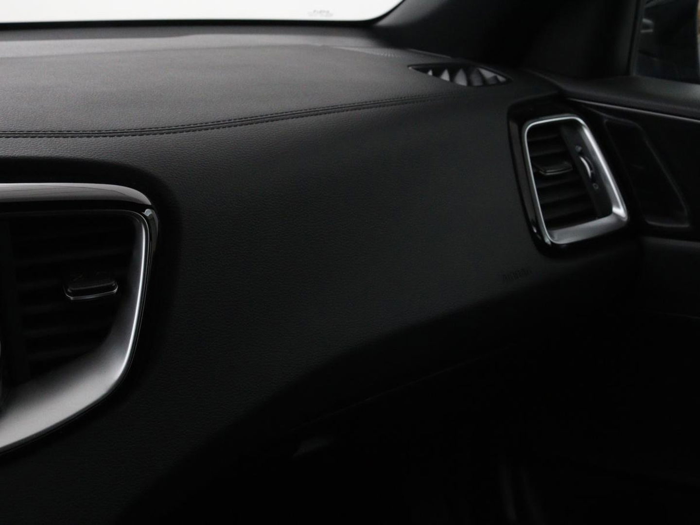 Kia Ceed 1.5 T-GDi GT-Line | Panoramadak | Stoel & stuurverwarming | Adaptive cruise | Trekhaak | Leder/Alcantara | Carplay | Camera | Digital Cockpit | Full LED