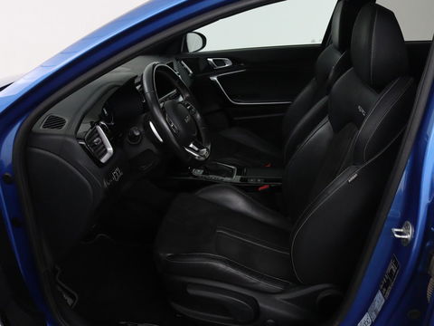 Kia Ceed 1.5 T-GDi GT-Line | Panoramadak | Stoel & stuurverwarming | Adaptive cruise | Trekhaak | Leder/Alcantara | Carplay | Camera | Digital Cockpit | Full LED