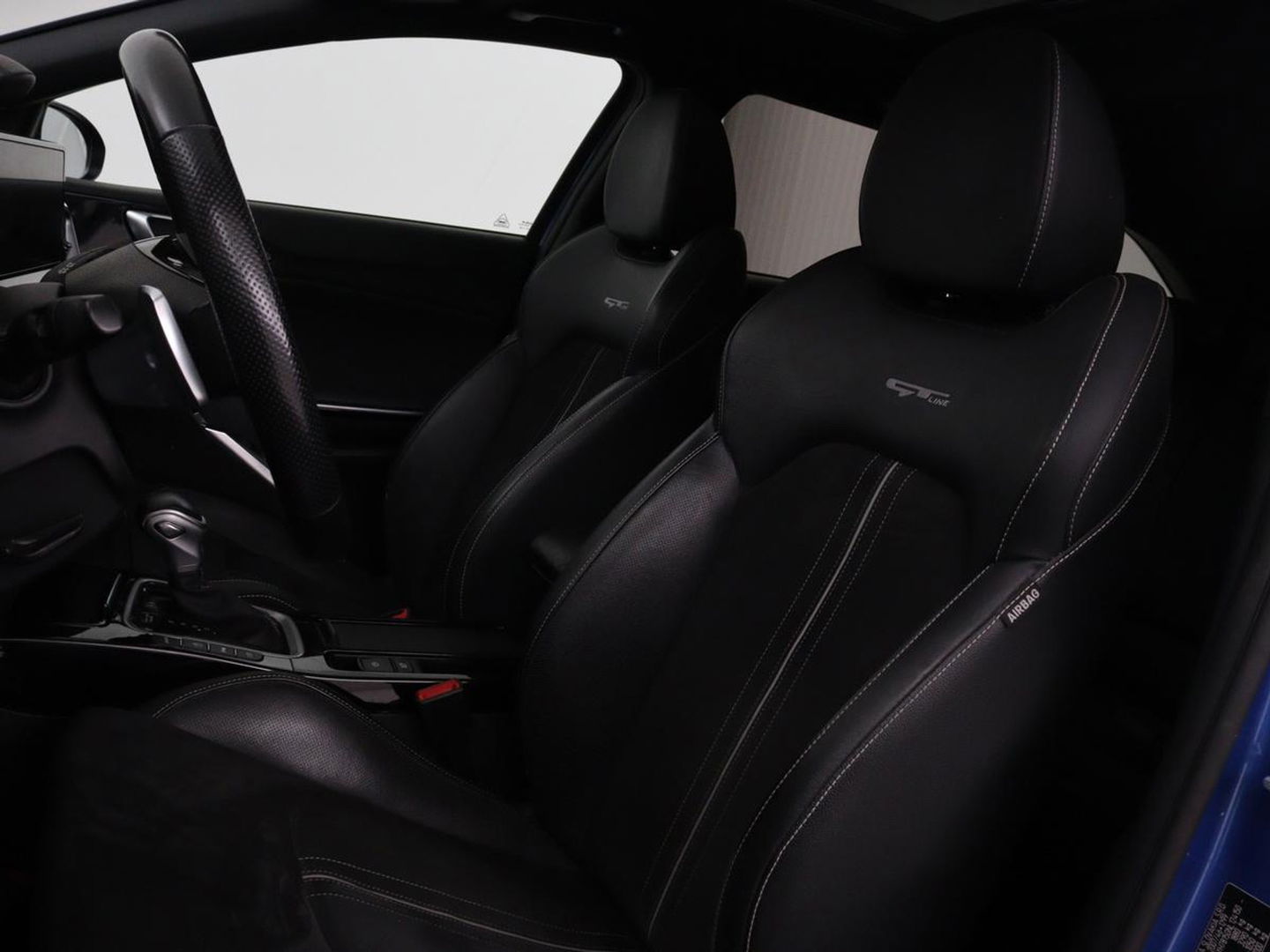 Kia Ceed 1.5 T-GDi GT-Line | Panoramadak | Stoel & stuurverwarming | Adaptive cruise | Trekhaak | Leder/Alcantara | Carplay | Camera | Digital Cockpit | Full LED