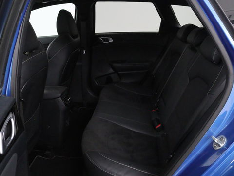 Kia Ceed 1.5 T-GDi GT-Line | Panoramadak | Stoel & stuurverwarming | Adaptive cruise | Trekhaak | Leder/Alcantara | Carplay | Camera | Digital Cockpit | Full LED