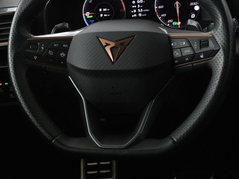 CUPRA Leon 1.4 e-Hybrid | Stoel & stuurverwarming | Camera | Adaptive cruise | Sfeerverlichting | Navigatie | Keyless | Full LED | Park Assist | PHEV
