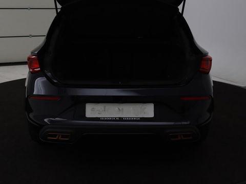 CUPRA Leon 1.4 e-Hybrid | Stoel & stuurverwarming | Camera | Adaptive cruise | Sfeerverlichting | Navigatie | Keyless | Full LED | Park Assist | PHEV