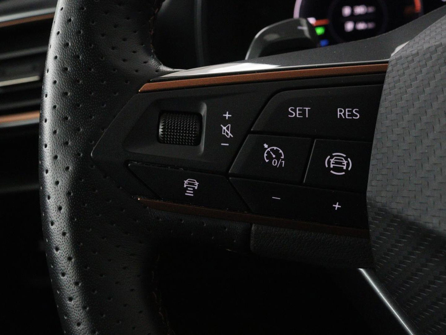 CUPRA Leon 1.4 e-Hybrid | Stoel & stuurverwarming | Camera | Adaptive cruise | Sfeerverlichting | Navigatie | Keyless | Full LED | Park Assist | PHEV