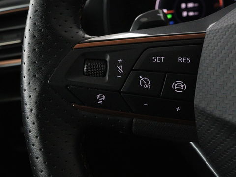 CUPRA Leon 1.4 e-Hybrid | Stoel & stuurverwarming | Camera | Adaptive cruise | Sfeerverlichting | Navigatie | Keyless | Full LED | Park Assist | PHEV
