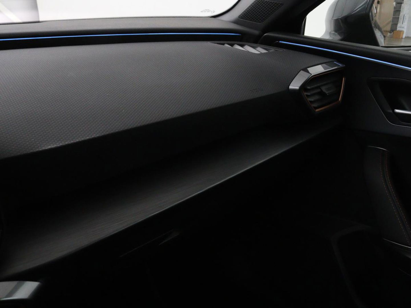 CUPRA Leon 1.4 e-Hybrid | Stoel & stuurverwarming | Camera | Adaptive cruise | Sfeerverlichting | Navigatie | Keyless | Full LED | Park Assist | PHEV