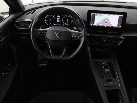 CUPRA Leon 1.4 e-Hybrid | Stoel & stuurverwarming | Camera | Adaptive cruise | Sfeerverlichting | Navigatie | Keyless | Full LED | Park Assist | PHEV
