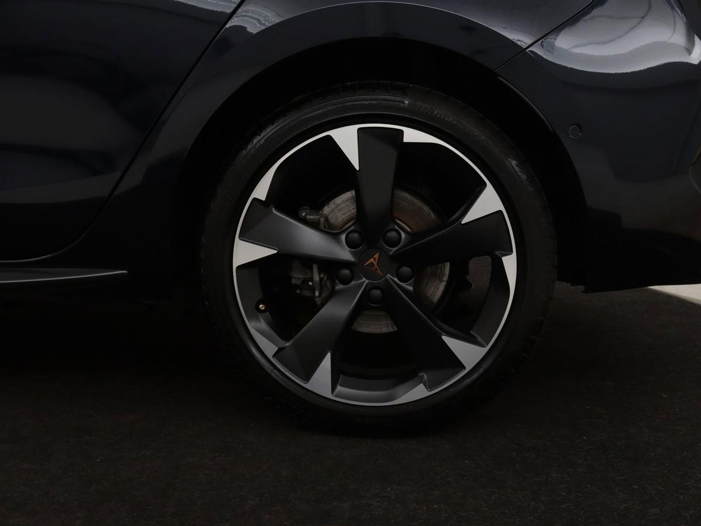 CUPRA Leon 1.4 e-Hybrid | Stoel & stuurverwarming | Camera | Adaptive cruise | Sfeerverlichting | Navigatie | Keyless | Full LED | Park Assist | PHEV