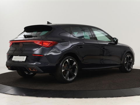CUPRA Leon 1.4 e-Hybrid | Stoel & stuurverwarming | Camera | Adaptive cruise | Sfeerverlichting | Navigatie | Keyless | Full LED | Park Assist | PHEV