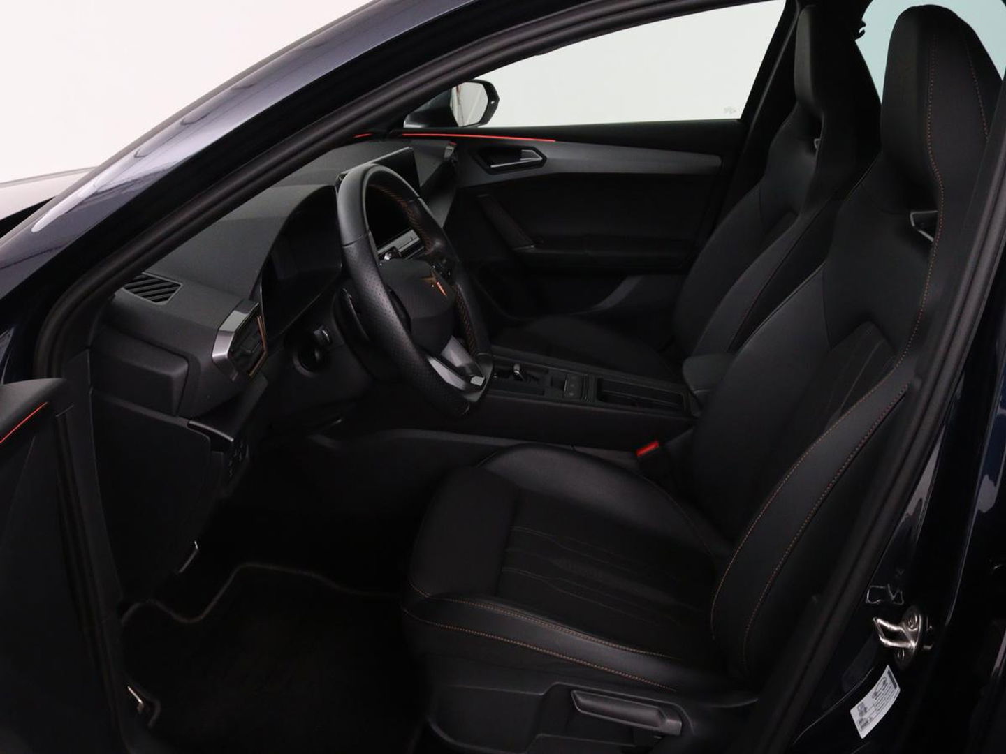 CUPRA Leon 1.4 e-Hybrid | Stoel & stuurverwarming | Camera | Adaptive cruise | Sfeerverlichting | Navigatie | Keyless | Full LED | Park Assist | PHEV
