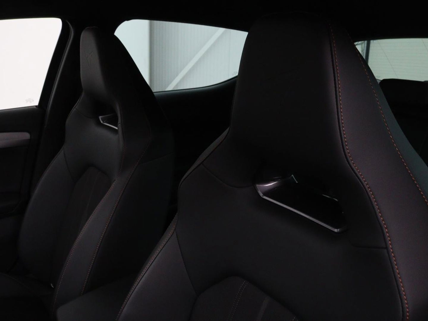 CUPRA Leon 1.4 e-Hybrid | Stoel & stuurverwarming | Camera | Adaptive cruise | Sfeerverlichting | Navigatie | Keyless | Full LED | Park Assist | PHEV