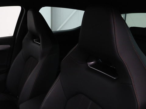 CUPRA Leon 1.4 e-Hybrid | Stoel & stuurverwarming | Camera | Adaptive cruise | Sfeerverlichting | Navigatie | Keyless | Full LED | Park Assist | PHEV