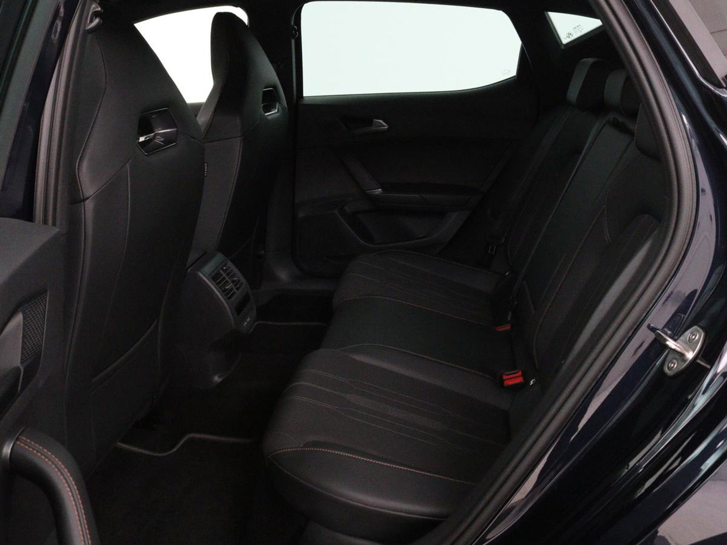 CUPRA Leon 1.4 e-Hybrid | Stoel & stuurverwarming | Camera | Adaptive cruise | Sfeerverlichting | Navigatie | Keyless | Full LED | Park Assist | PHEV