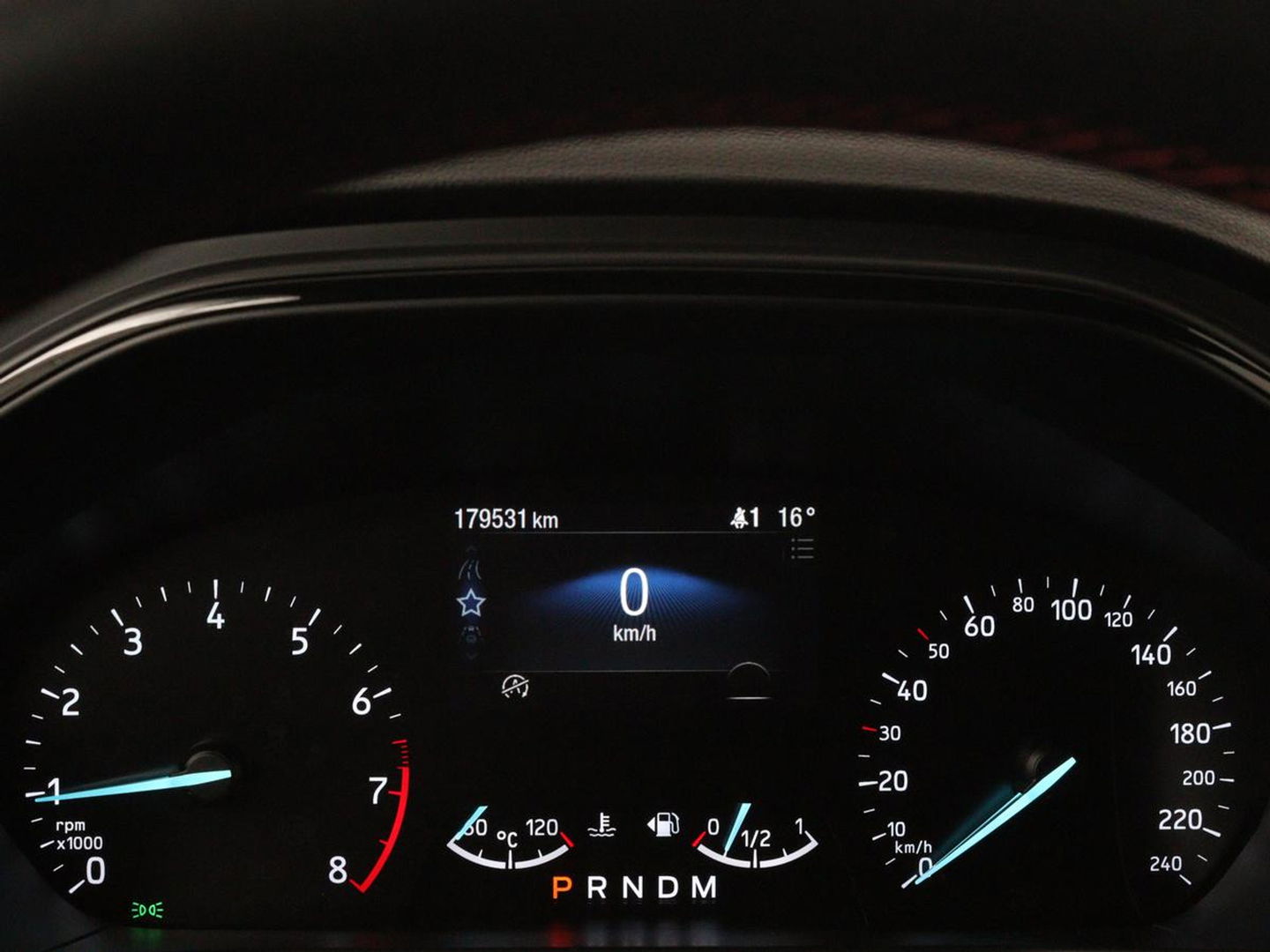 Ford Focus 1.5 EcoBoost ST Line | Trekhaak | B&O Sound | Carplay | Navigatie | Full LED | Climate control | Keyless | PDC | Sportstoelen