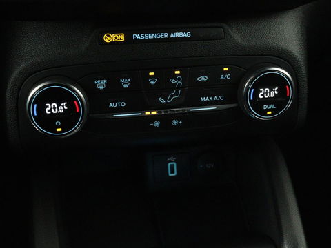 Ford Focus 1.5 EcoBoost ST Line | Trekhaak | B&O Sound | Carplay | Navigatie | Full LED | Climate control | Keyless | PDC | Sportstoelen