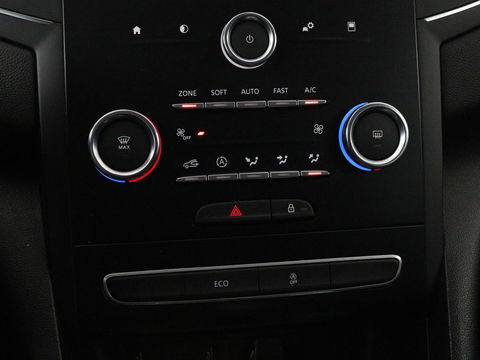 Renault Mégane 1.3 TCe Limited | Trekhaak | Navigatie | Keyless | Climate control | Parkeerhulp | Cruise control | Bluetooth | DAB