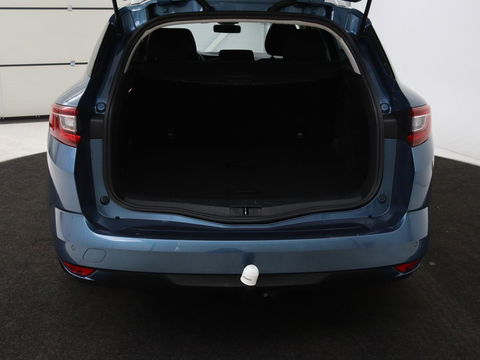 Renault Mégane 1.3 TCe Limited | Trekhaak | Navigatie | Keyless | Climate control | Parkeerhulp | Cruise control | Bluetooth | DAB