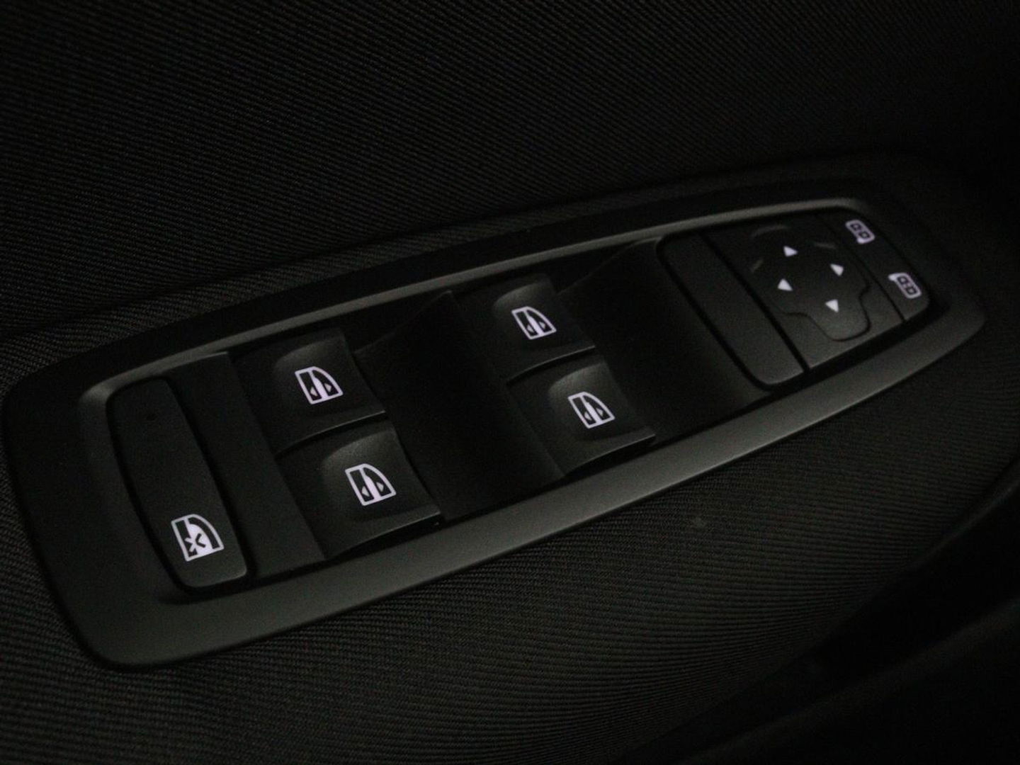 Renault Mégane 1.3 TCe Limited | Trekhaak | Navigatie | Keyless | Climate control | Parkeerhulp | Cruise control | Bluetooth | DAB