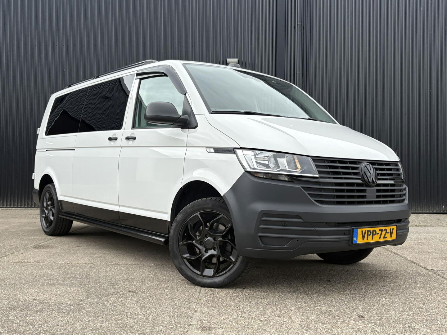 Volkswagen Transporter 2.0TDI L2H1 | 2x Schuifdeur | 18 inch LMV | Stoelverwarming