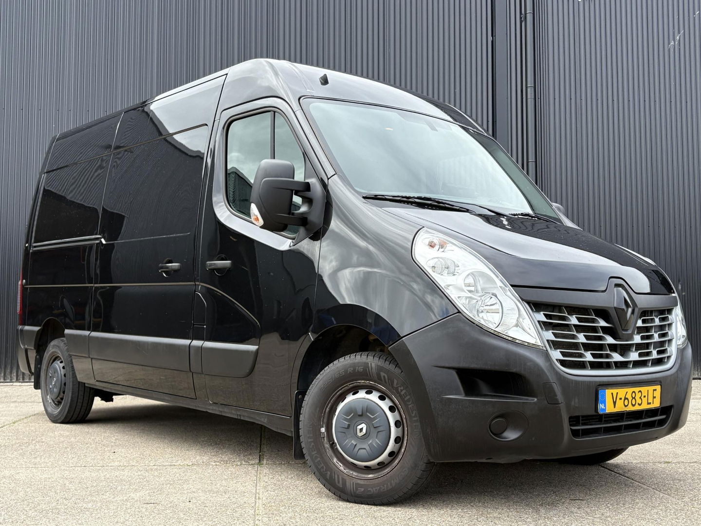 Renault Master T35 2.3 dCi L2H2 145pk | Navigatie | Camera | Trekhaak | Airco | Cruise control | 12 maanden APK |