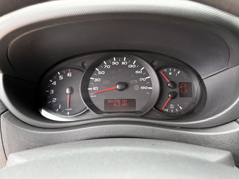 Renault Master T35 2.3 dCi L2H2 145pk | Navigatie | Camera | Trekhaak | Airco | Cruise control | 12 maanden APK |