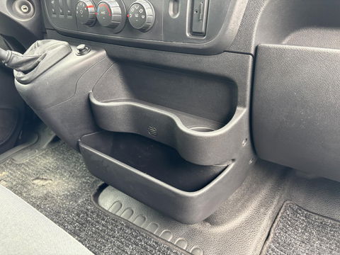 Renault Master T35 2.3 dCi L2H2 145pk | Navigatie | Camera | Trekhaak | Airco | Cruise control | 12 maanden APK |