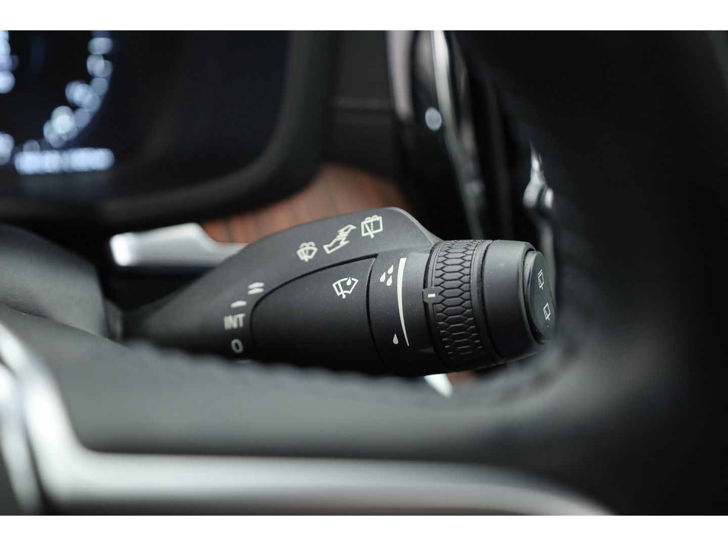 Volvo V60 2.0 T6 Recharge AWD Inscription | Long Range |Tailored Wool | Pano-dak | ACC | H&K Audio | 360 Camera |