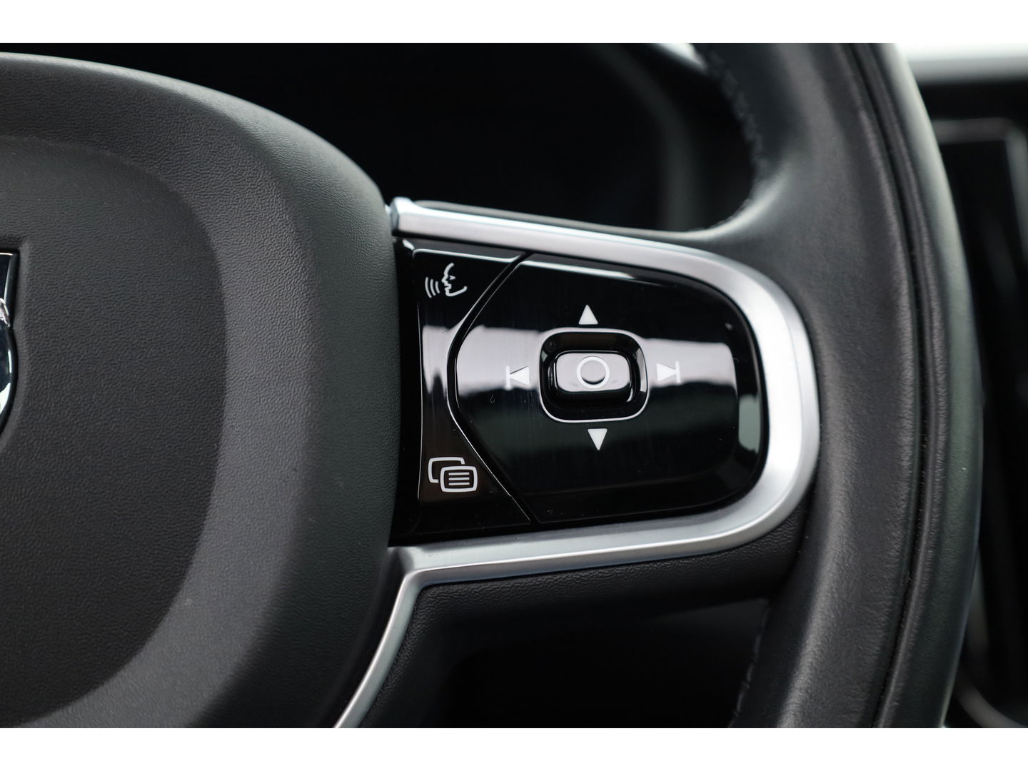 Volvo V60 2.0 T6 Recharge AWD Inscription | Long Range |Tailored Wool | Pano-dak | ACC | H&K Audio | 360 Camera |