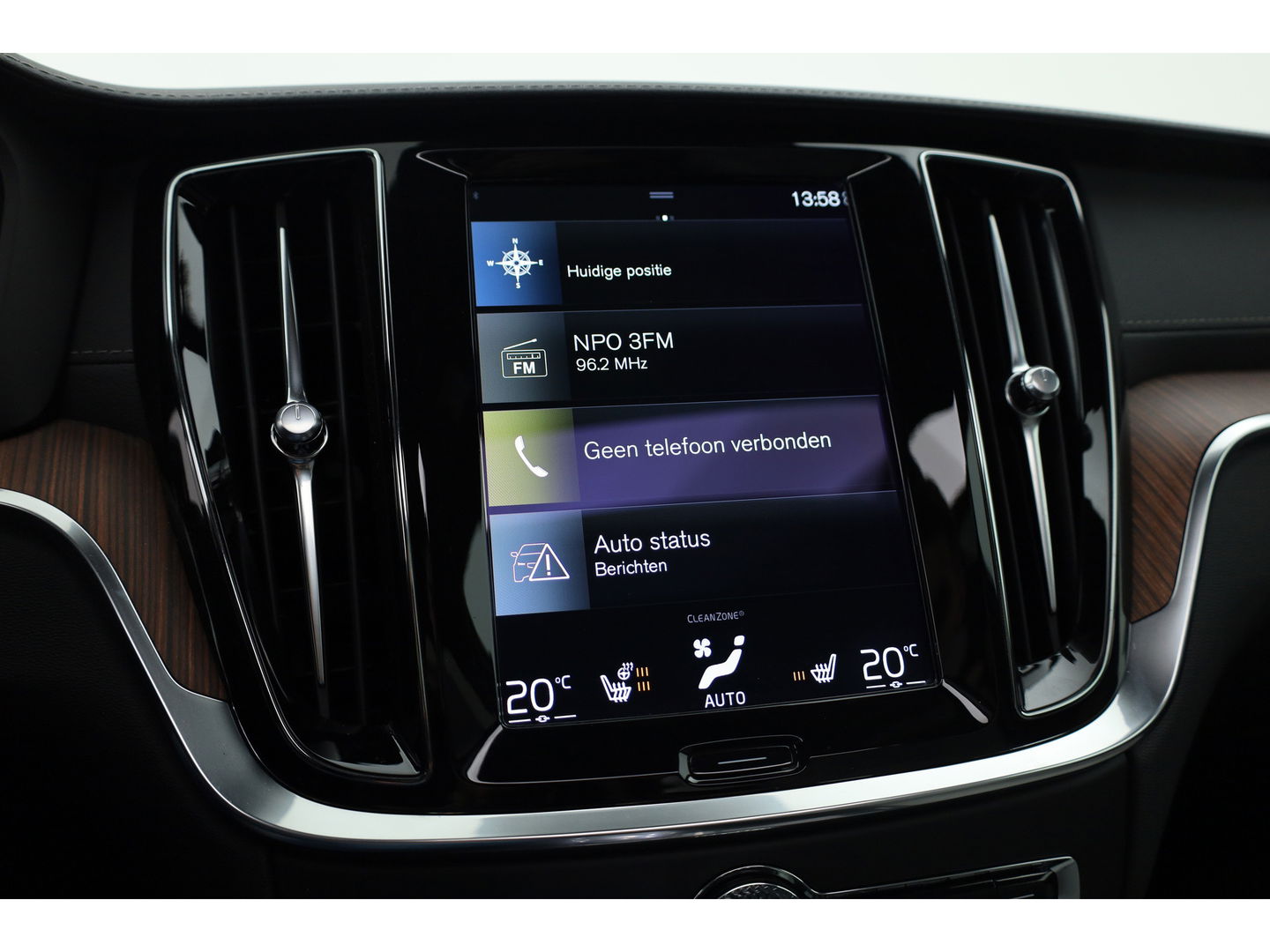 Volvo V60 2.0 T6 Recharge AWD Inscription | Long Range |Tailored Wool | Pano-dak | ACC | H&K Audio | 360 Camera |