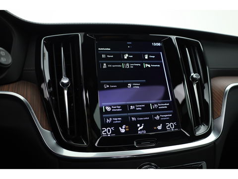Volvo V60 2.0 T6 Recharge AWD Inscription | Long Range |Tailored Wool | Pano-dak | ACC | H&K Audio | 360 Camera |