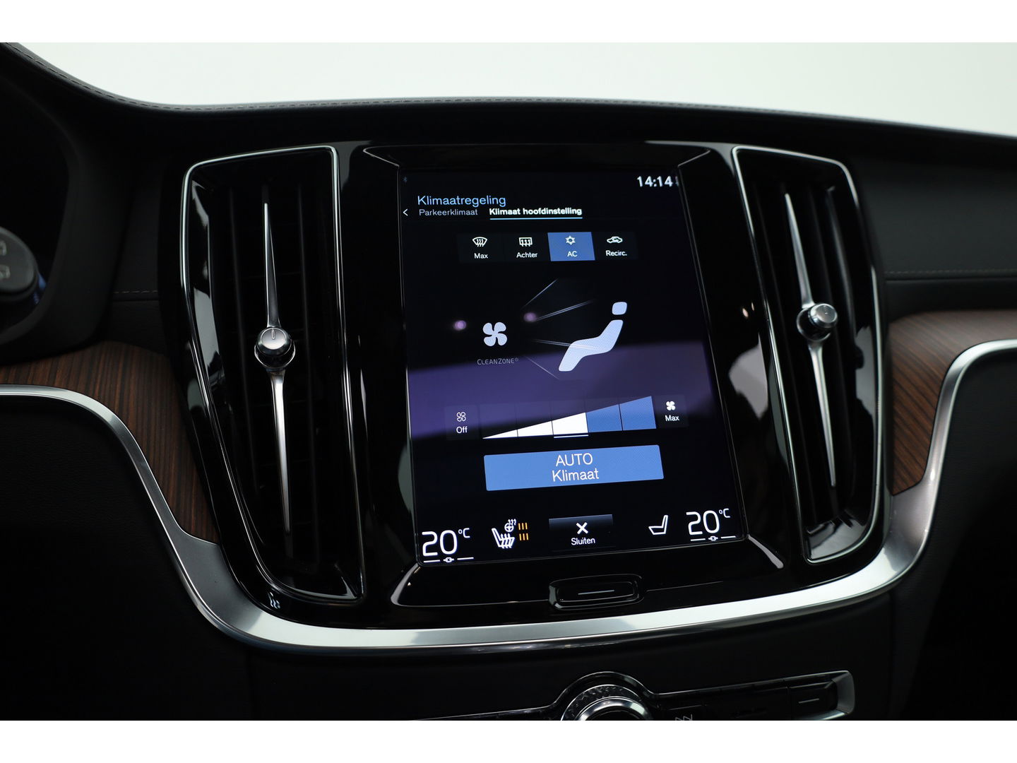Volvo V60 2.0 T6 Recharge AWD Inscription | Long Range |Tailored Wool | Pano-dak | ACC | H&K Audio | 360 Camera |