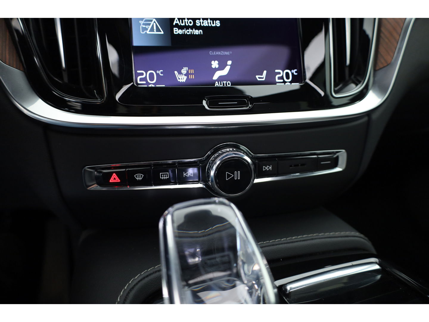 Volvo V60 2.0 T6 Recharge AWD Inscription | Long Range |Tailored Wool | Pano-dak | ACC | H&K Audio | 360 Camera |
