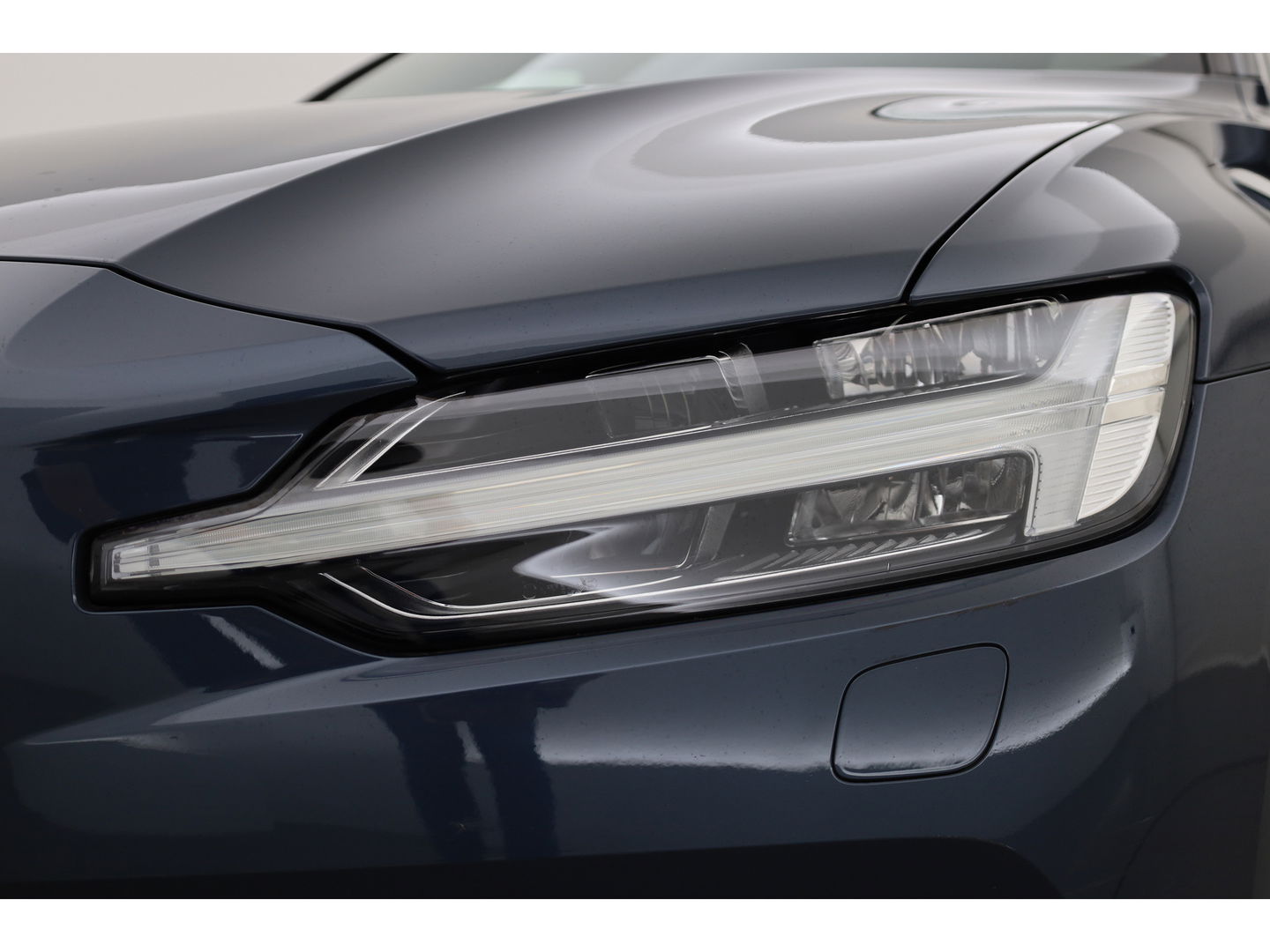 Volvo V60 2.0 T6 Recharge AWD Inscription | Long Range |Tailored Wool | Pano-dak | ACC | H&K Audio | 360 Camera |