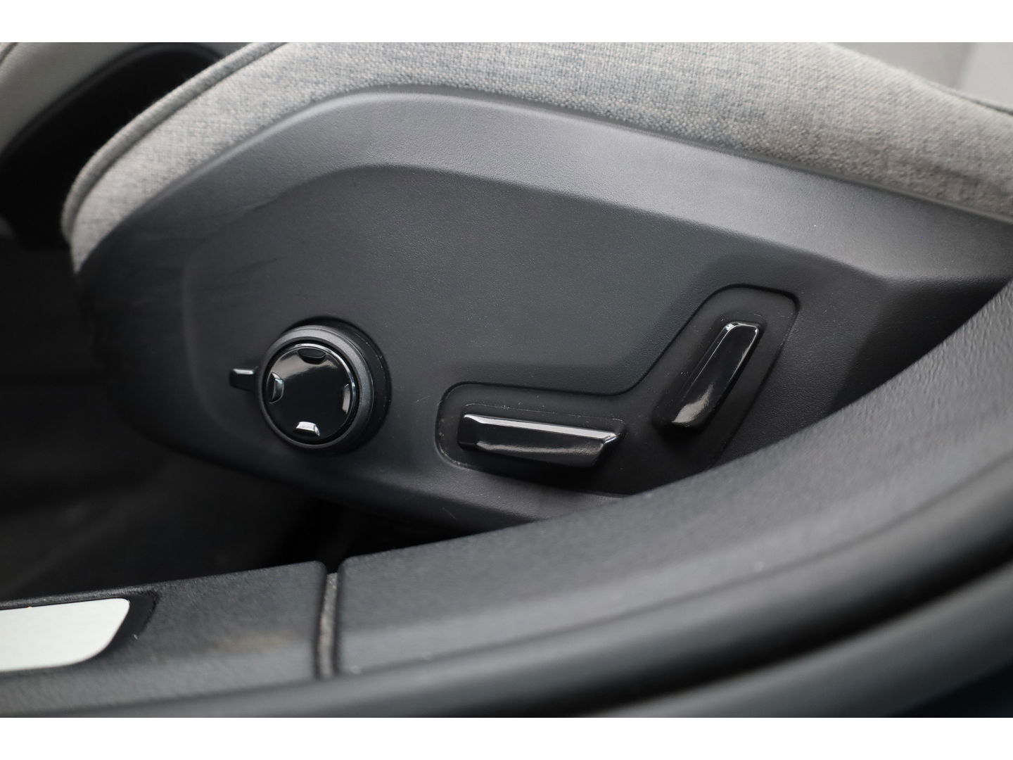 Volvo V60 2.0 T6 Recharge AWD Inscription | Long Range |Tailored Wool | Pano-dak | ACC | H&K Audio | 360 Camera |