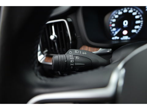Volvo V60 2.0 T6 Recharge AWD Inscription | Long Range |Tailored Wool | Pano-dak | ACC | H&K Audio | 360 Camera |