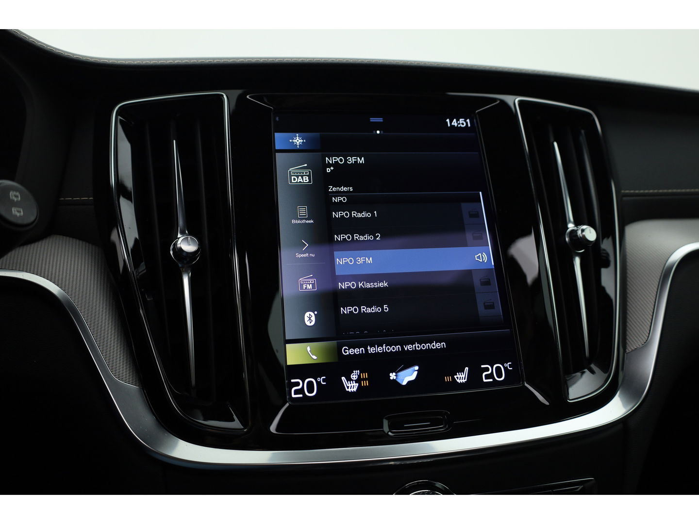 Volvo V60 2.0 T6 Recharge AWD R-Design | Long Range | Pano-dak | Head-up | H&K Audio | ACC |