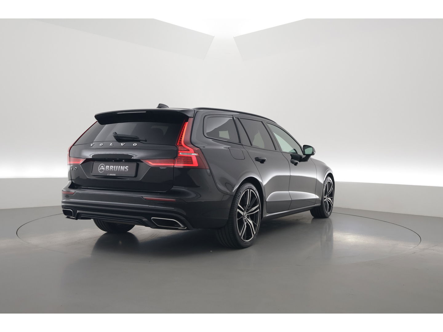 Volvo V60 2.0 T6 Recharge AWD R-Design | Long Range | Pano-dak | Head-up | H&K Audio | ACC |