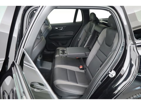 Volvo V60 2.0 T6 Recharge AWD R-Design | Long Range | Pano-dak | Head-up | H&K Audio | ACC |