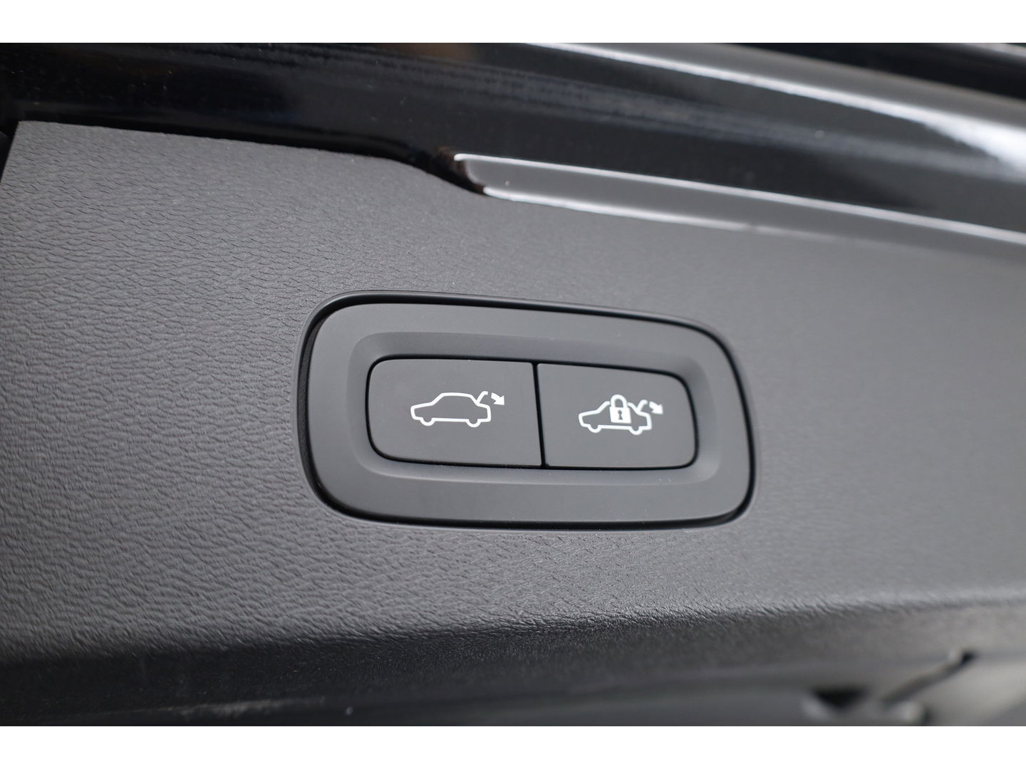 Volvo V60 2.0 T6 Recharge AWD R-Design | Long Range | Pano-dak | Head-up | H&K Audio | ACC |