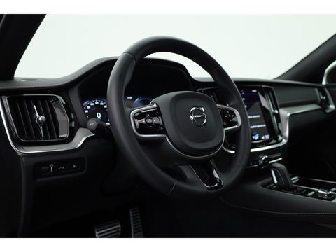 Volvo V60 2.0 T6 Recharge AWD R-Design | Long Range | Pano-dak | Head-up | H&K Audio | ACC |